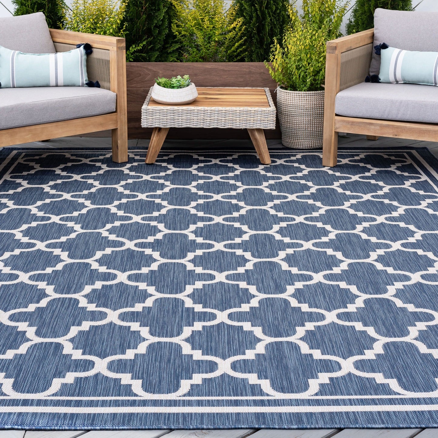 Exo Coastal Geometric Indoor/Outdoor Area Rug