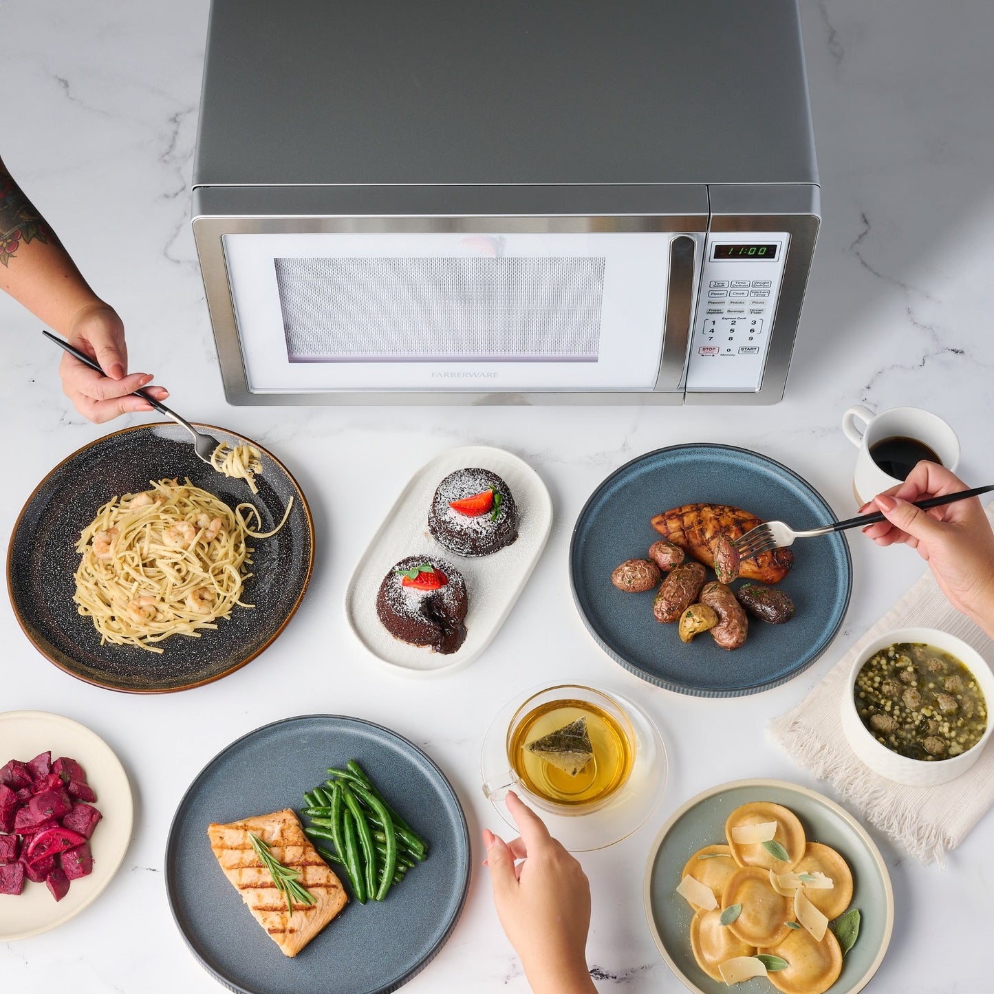 Four à micro-ondes Farberware Classic de 1,1 pi³ et 1 000 watts