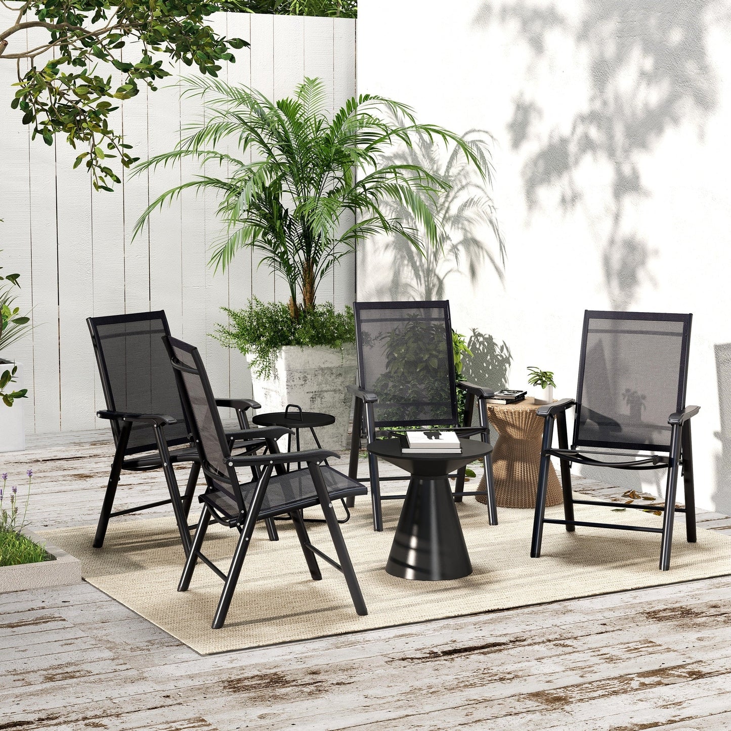 Ensemble de 4 chaises de patio pliantes Outsunny au design simple et chic, confortables pour la terrasse, le jardin, la cour et les voyages