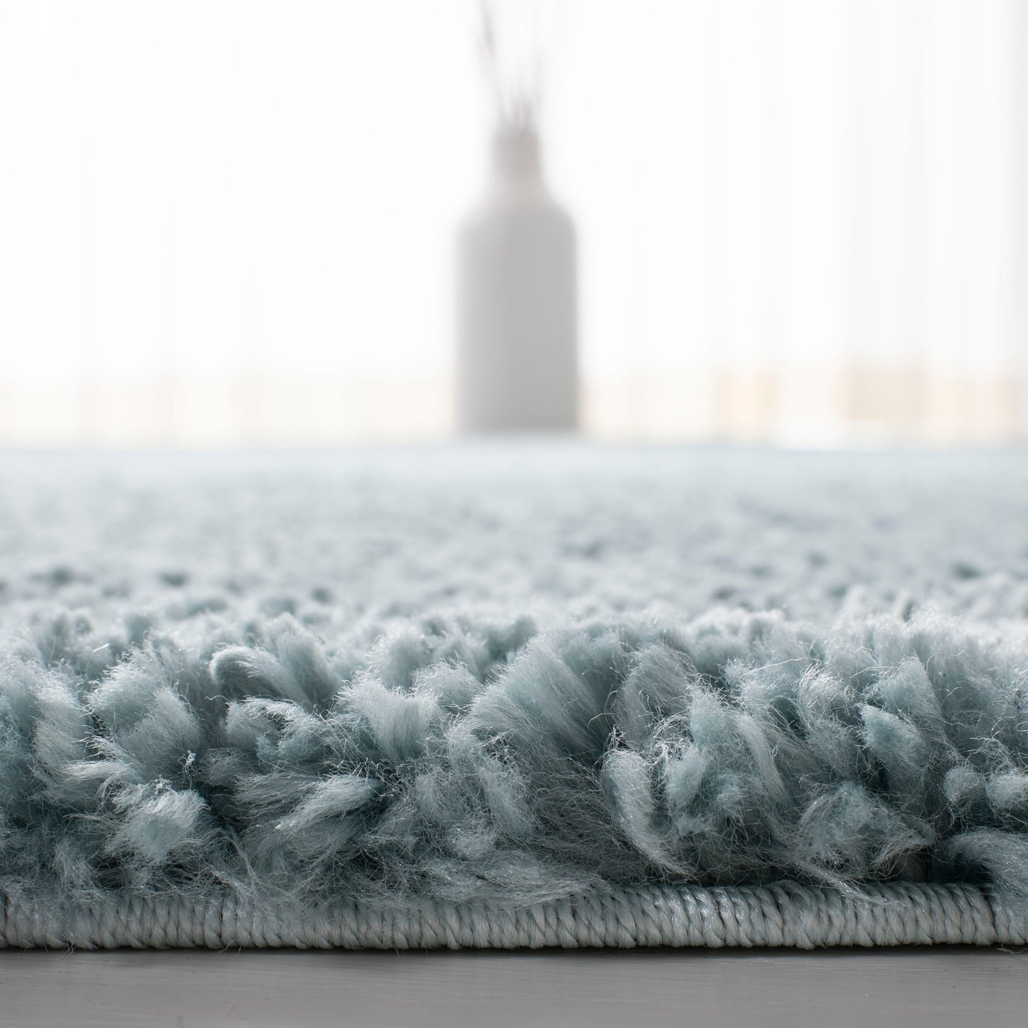 SAFAVIEH August Wilhelma Shag Solid 1.2-inch Thick Area Rug