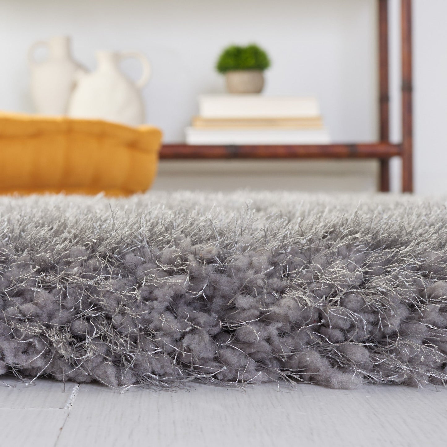SAFAVIEH Bahija Rudina Luxe Shaggy 3 inch-thick Area Rug