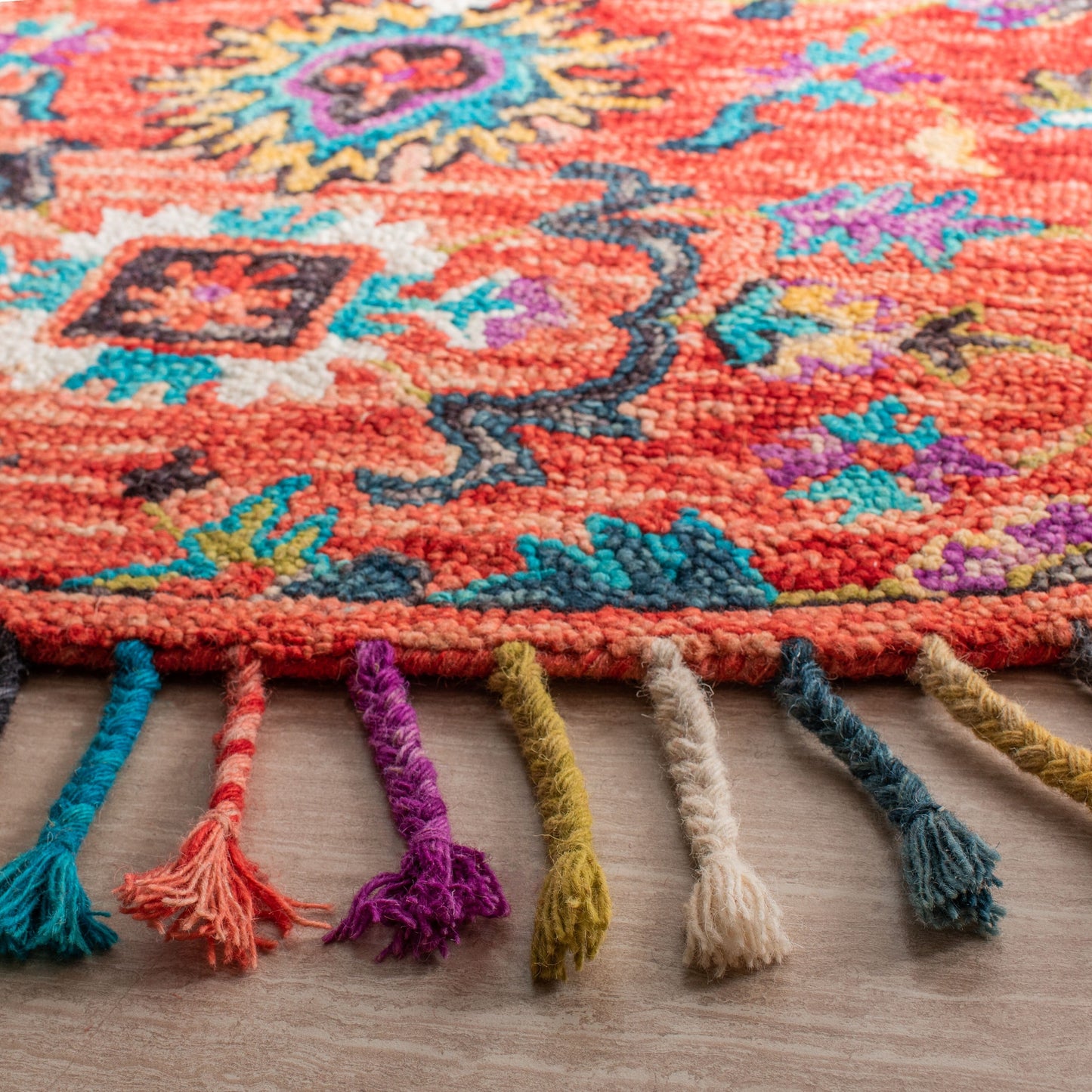 SAFAVIEH Handmade Aspen Irmingard Boho Tribal Wool Medallion Rug