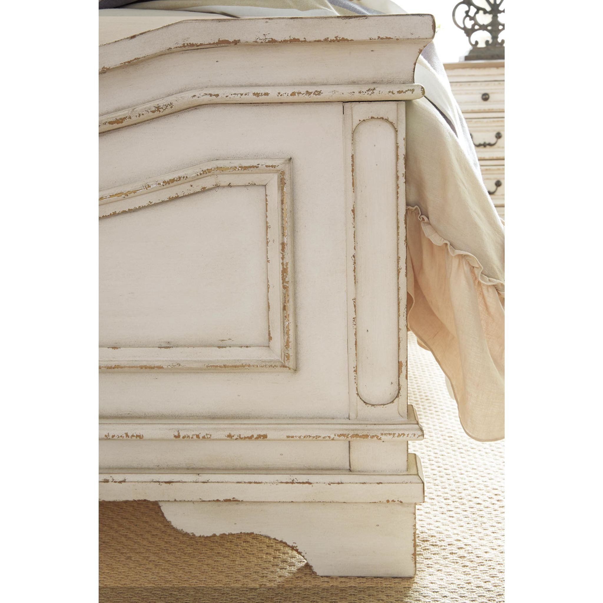 Chambre à coucher Realyn 5 pièces avec lit king size - Blanc écaillé