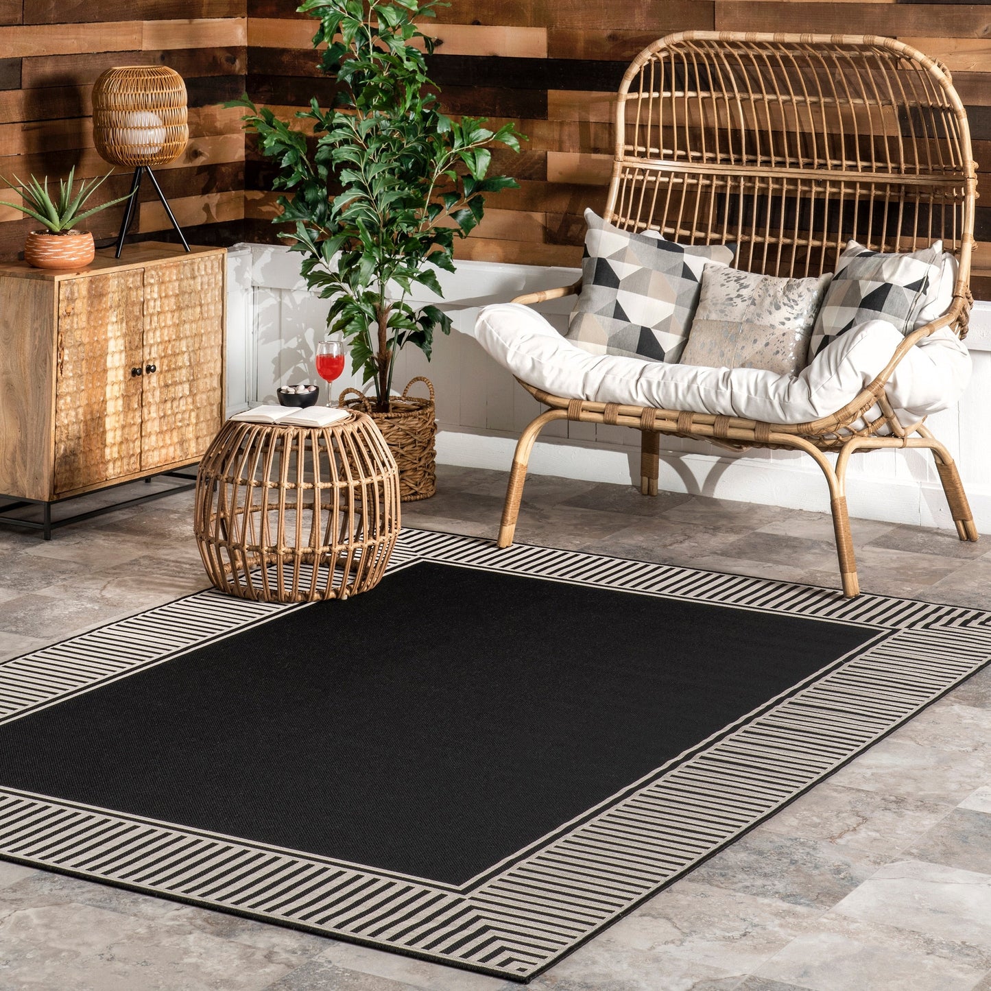 Nuloom Leah Classic Bordered Indoor/Outdoor Area Rug