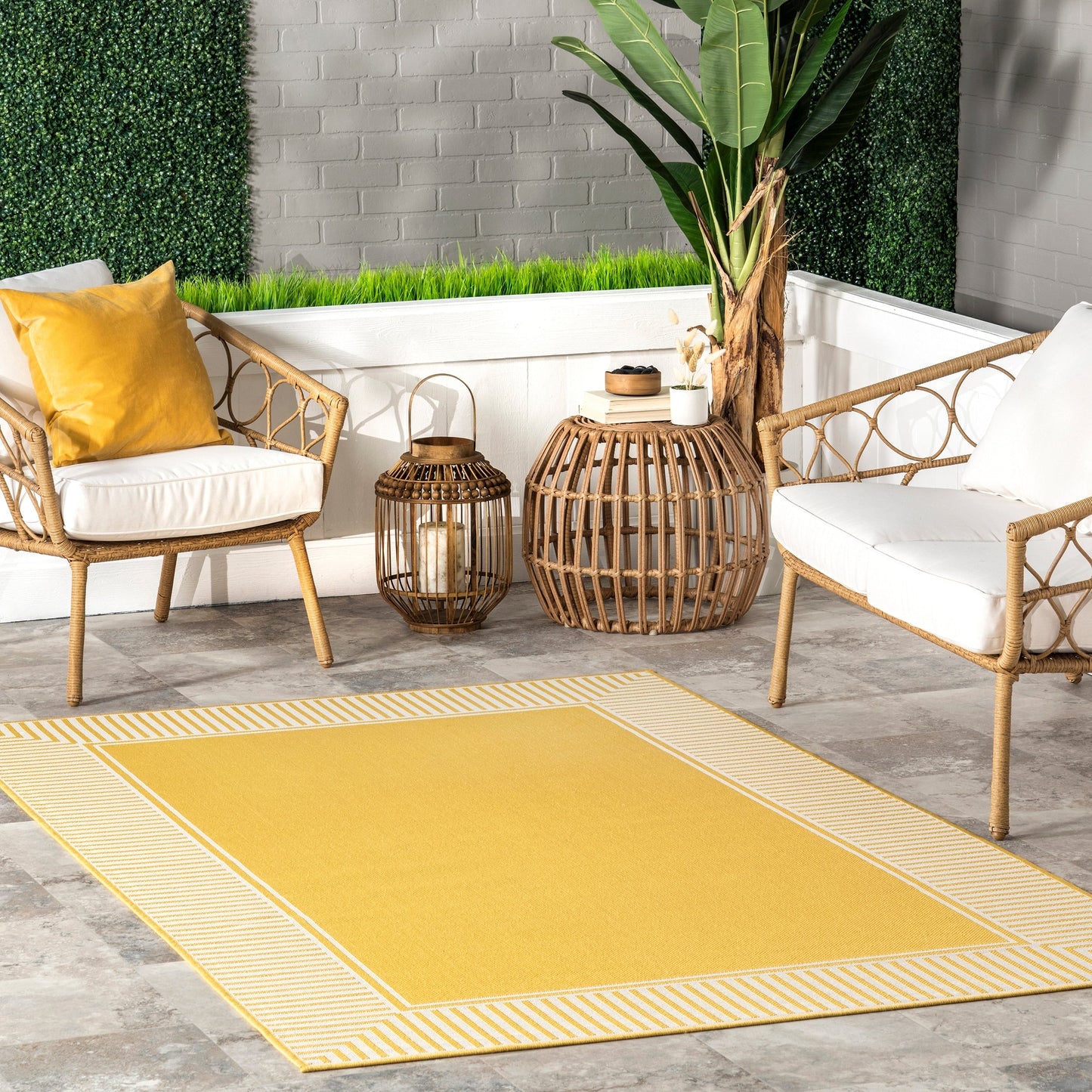 Nuloom Leah Classic Bordered Indoor/Outdoor Area Rug