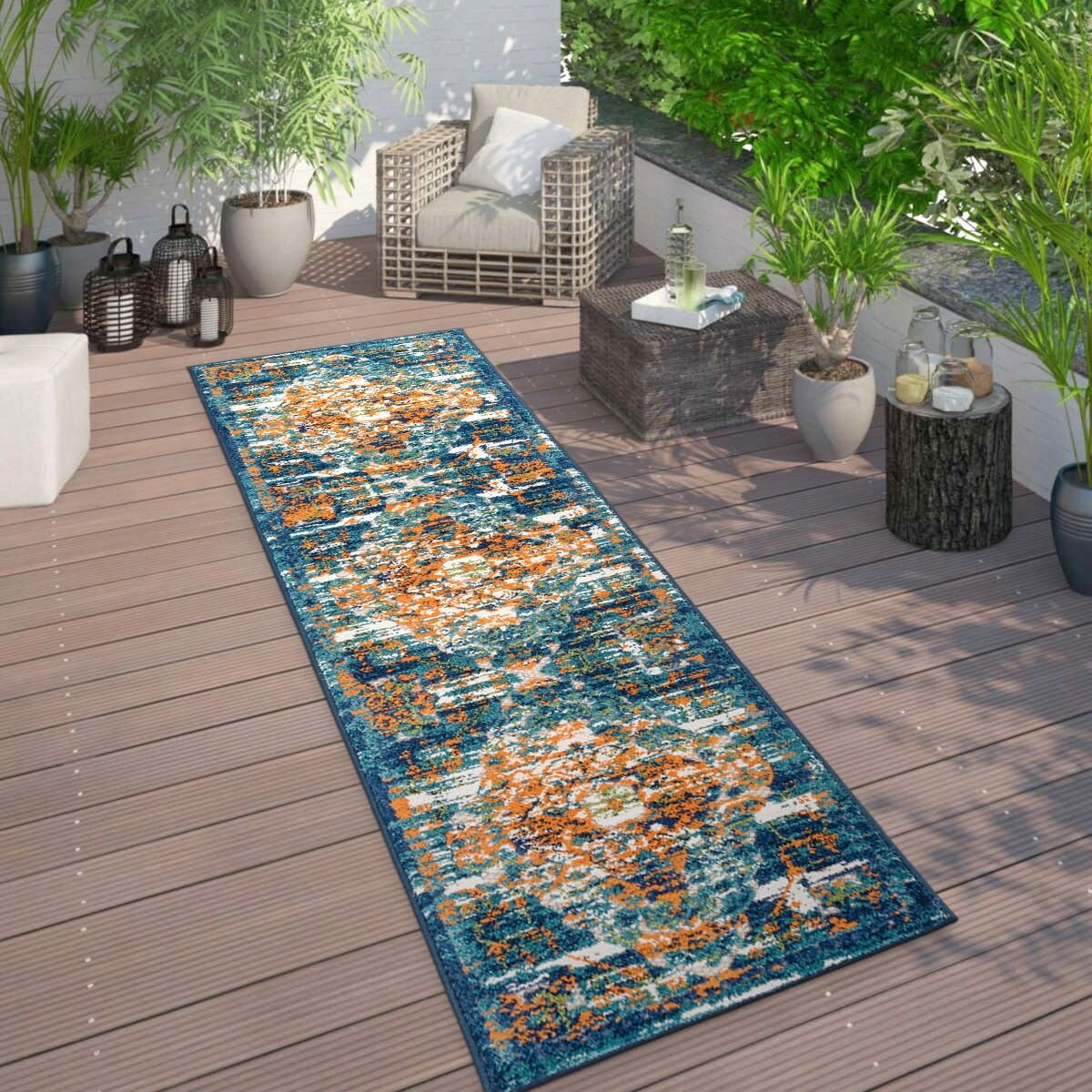 World Rug Gallery Distressed Traditional Indoor/Outdoor Area Rug