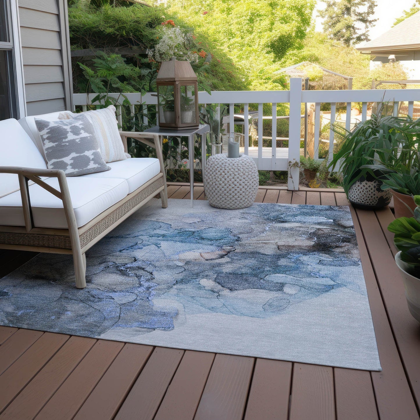 Machine Washable Indoor/ Outdoor Abstract Chantille Rug