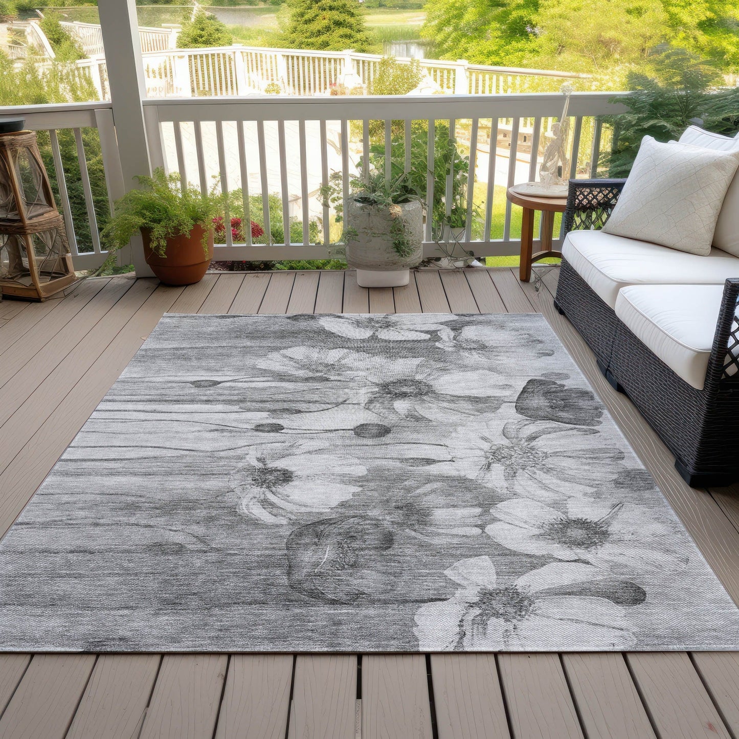 Machine Washable Indoor/ Outdoor Chantille Modern Floral Rug