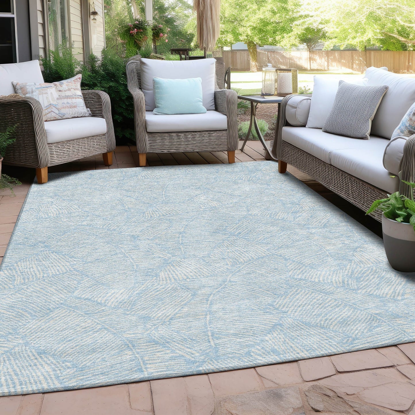 Machine Washable Indoor/ Outdoor Chantille Tropical Palm Rug