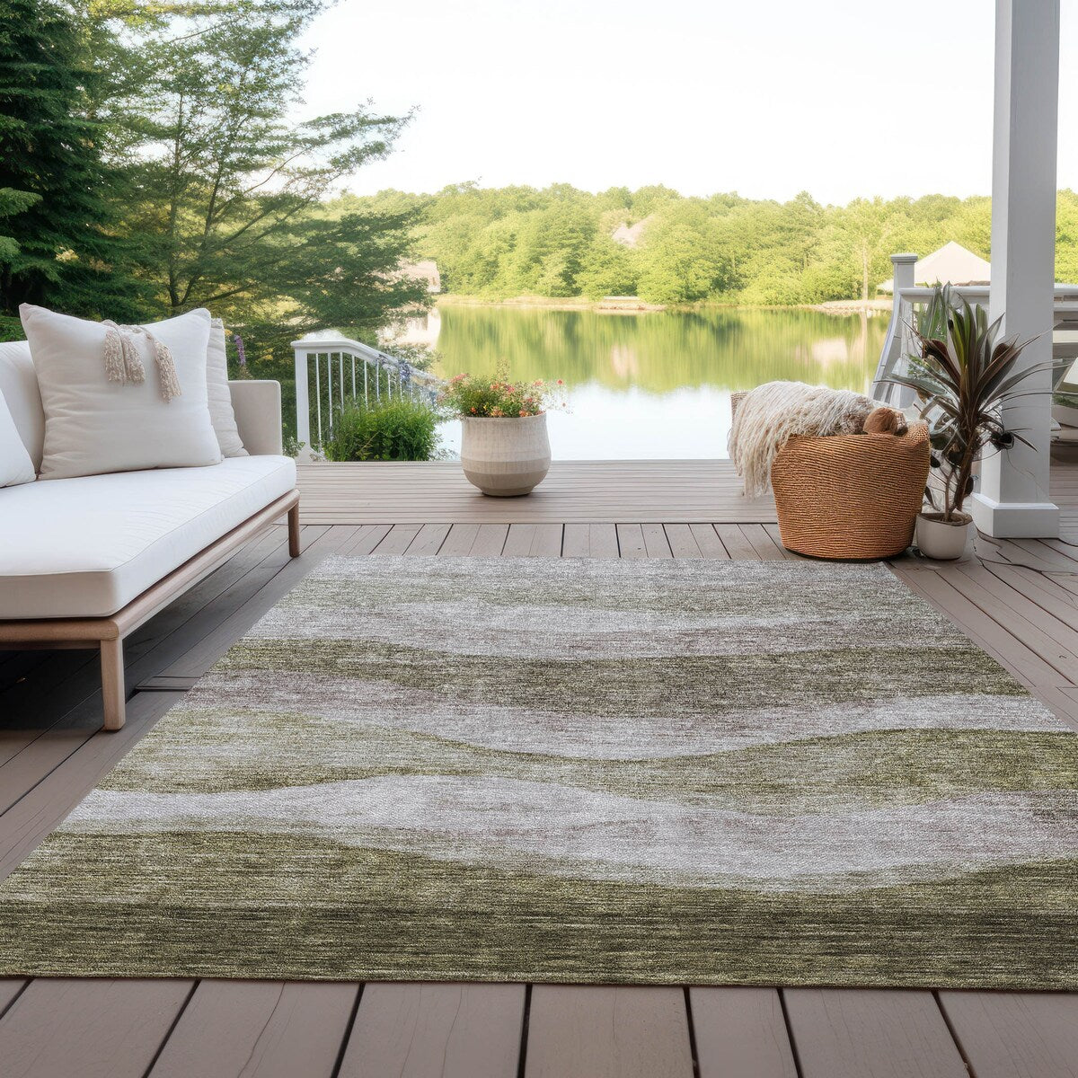 Machine Washable Indoor/ Outdoor Contemporary Waves Chantille Rug