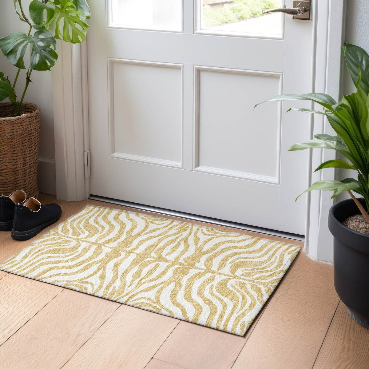 Machine Washable Indoor/ Outdoor Modern Animal Print Chantille Rug