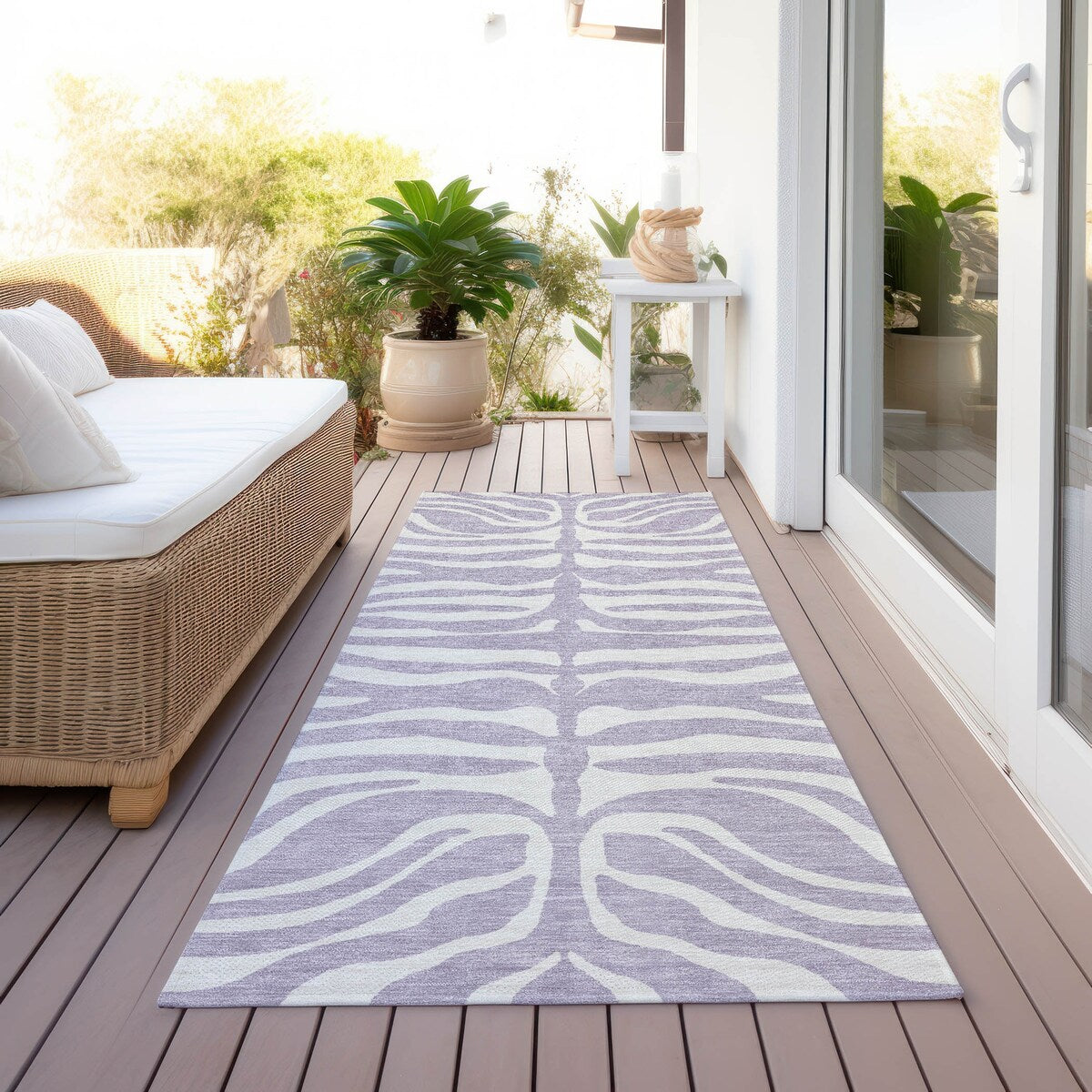 Machine Washable Indoor/ Outdoor Modern Animal Print Chantille Rug