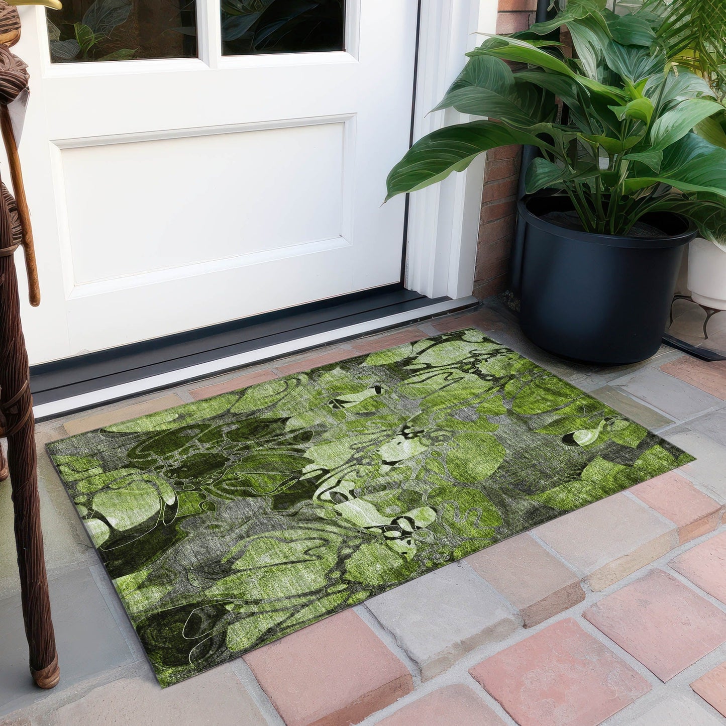 Machine Washable Indoor/ Outdoor Modern Floral Chantille Rug