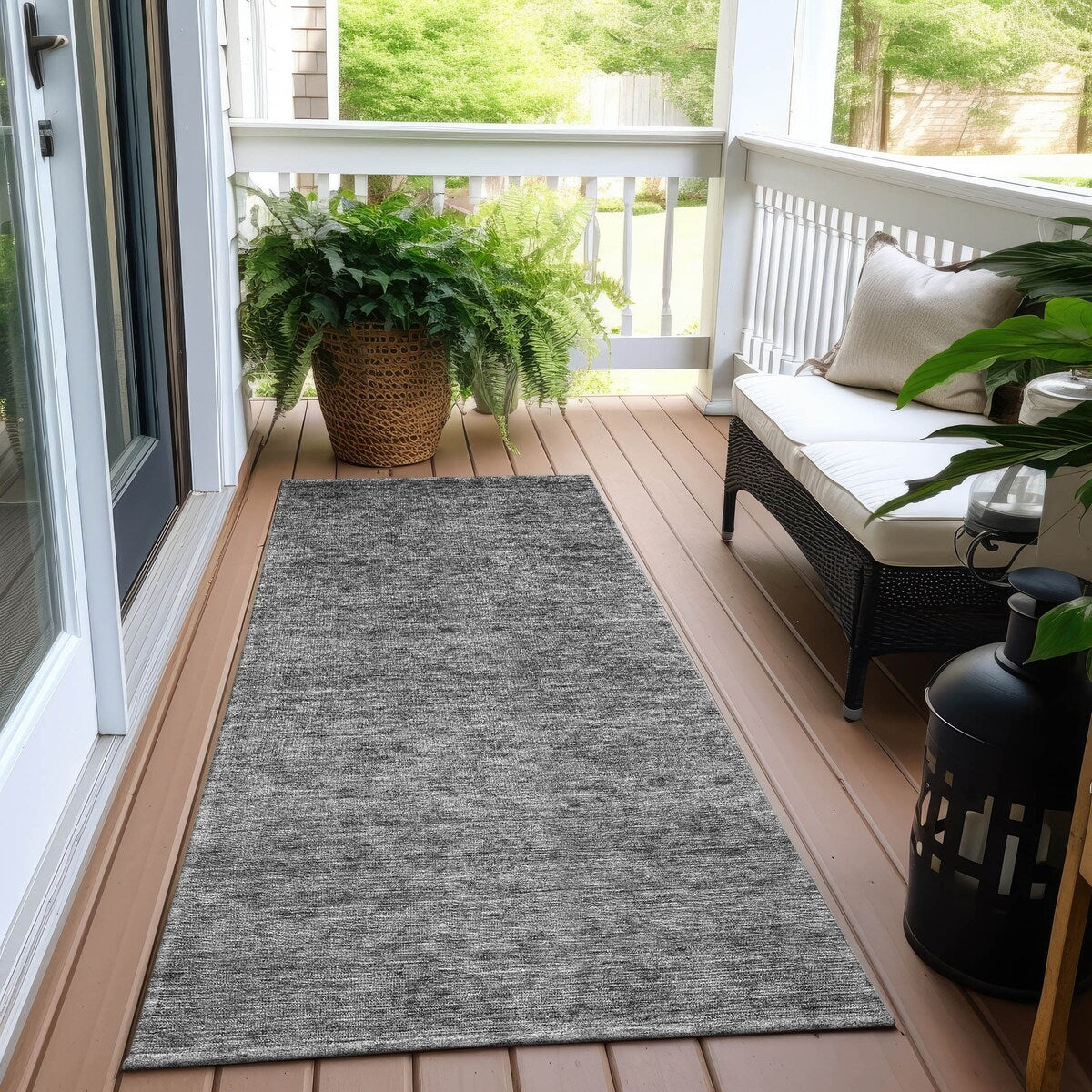 Machine Washable Indoor/ Outdoor Ombre Damask Chantille Rug