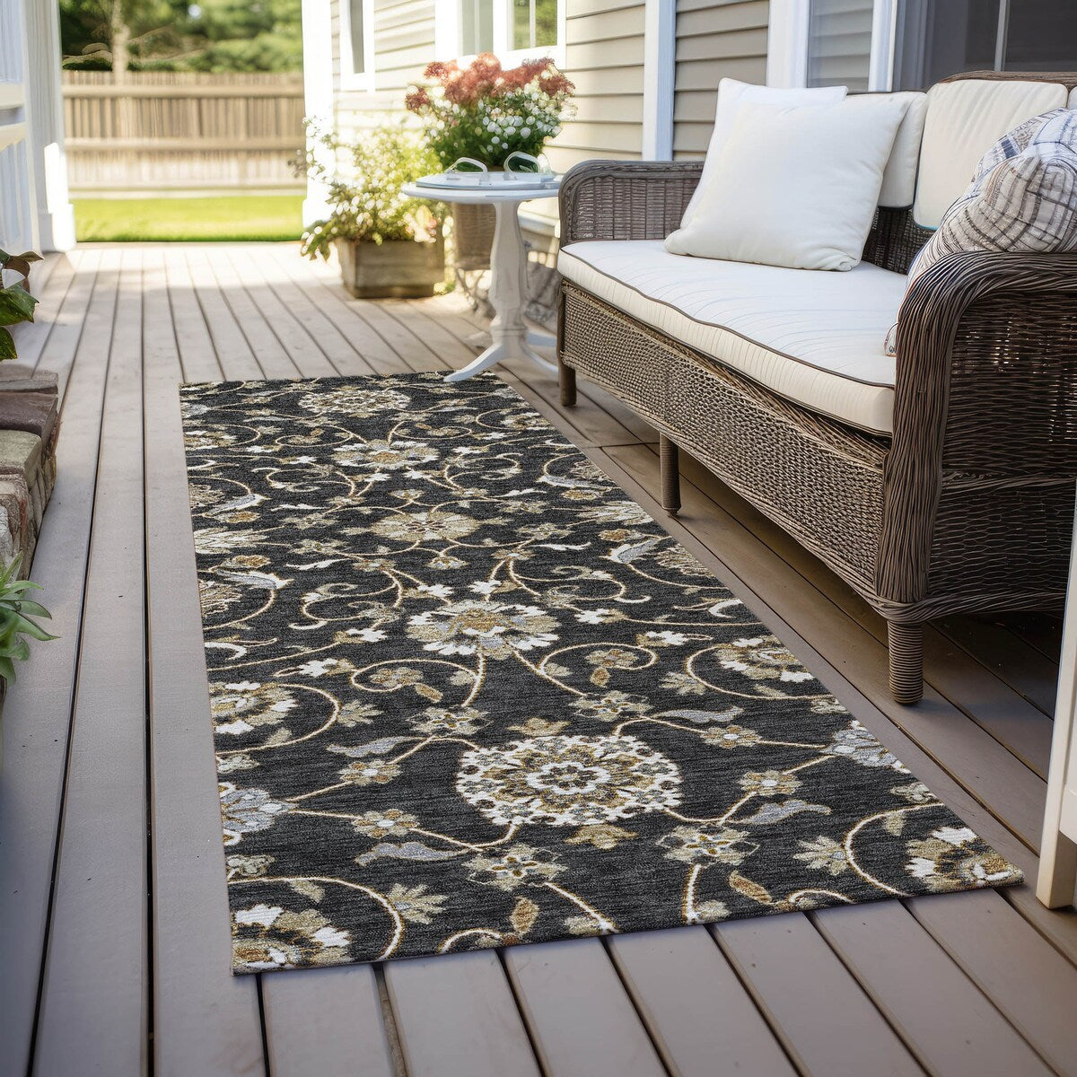 Machine Washable Indoor/ Outdoor Traditional KashanChantille Rug