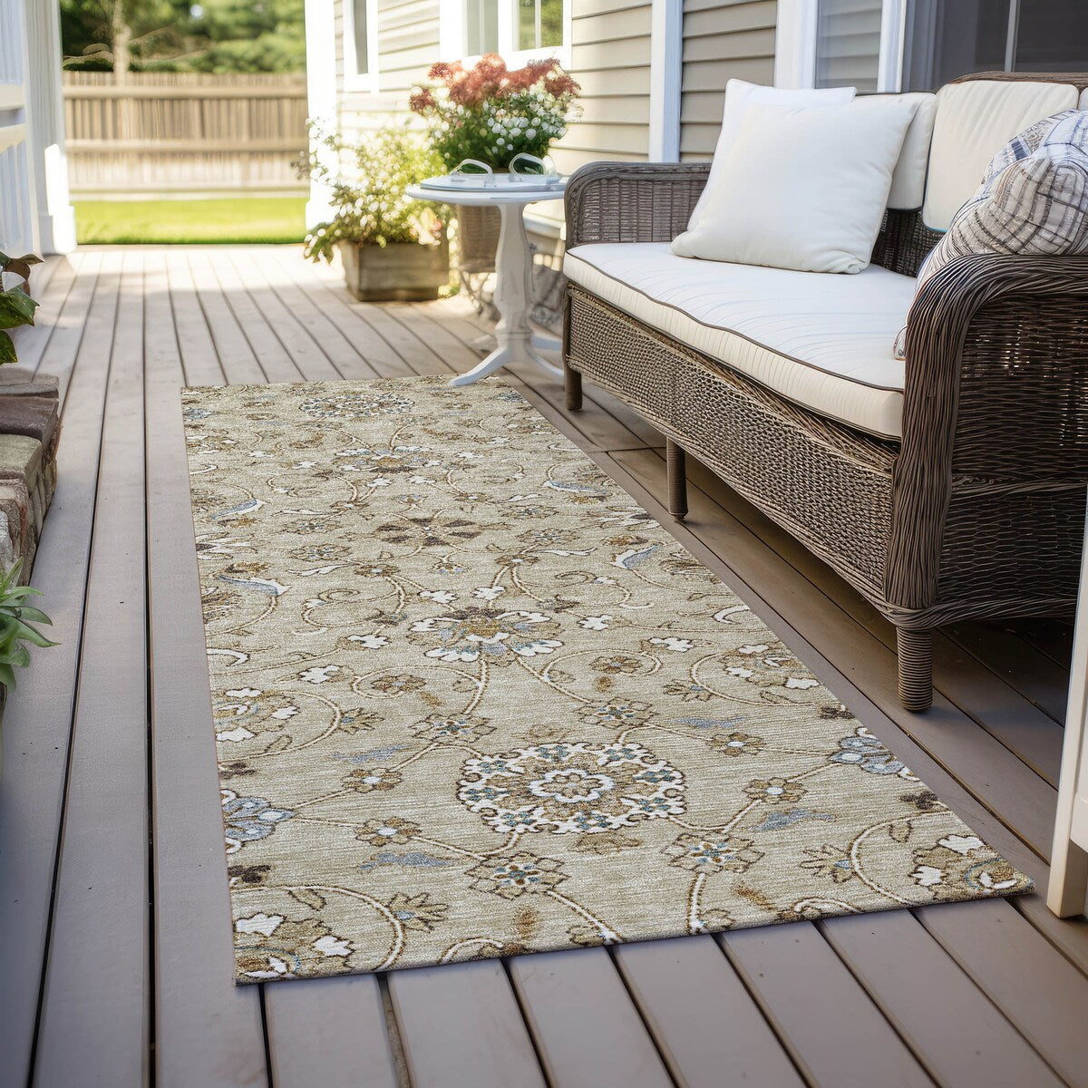 Machine Washable Indoor/ Outdoor Traditional KashanChantille Rug