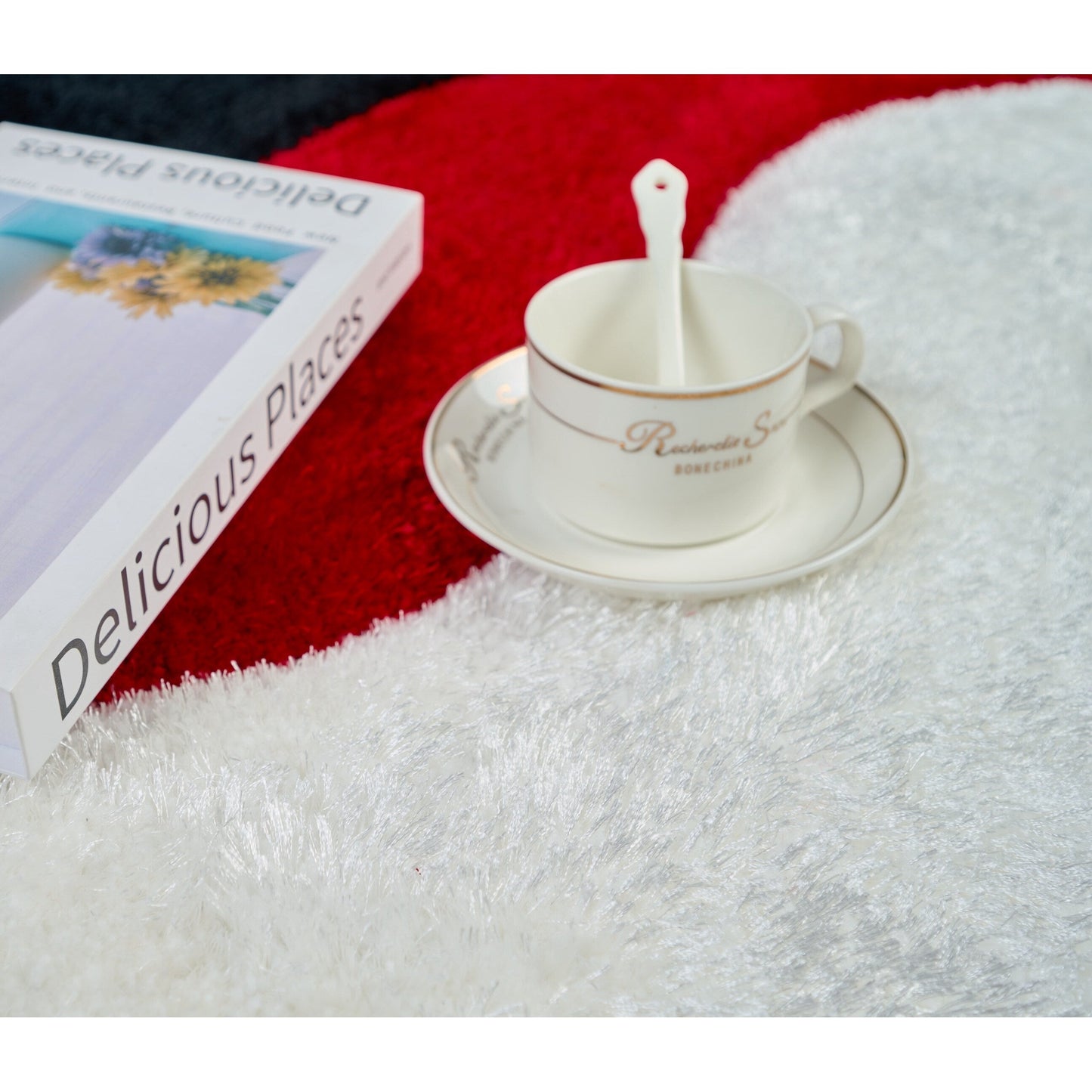 Tapis à poils longs Mateos au design abstrait