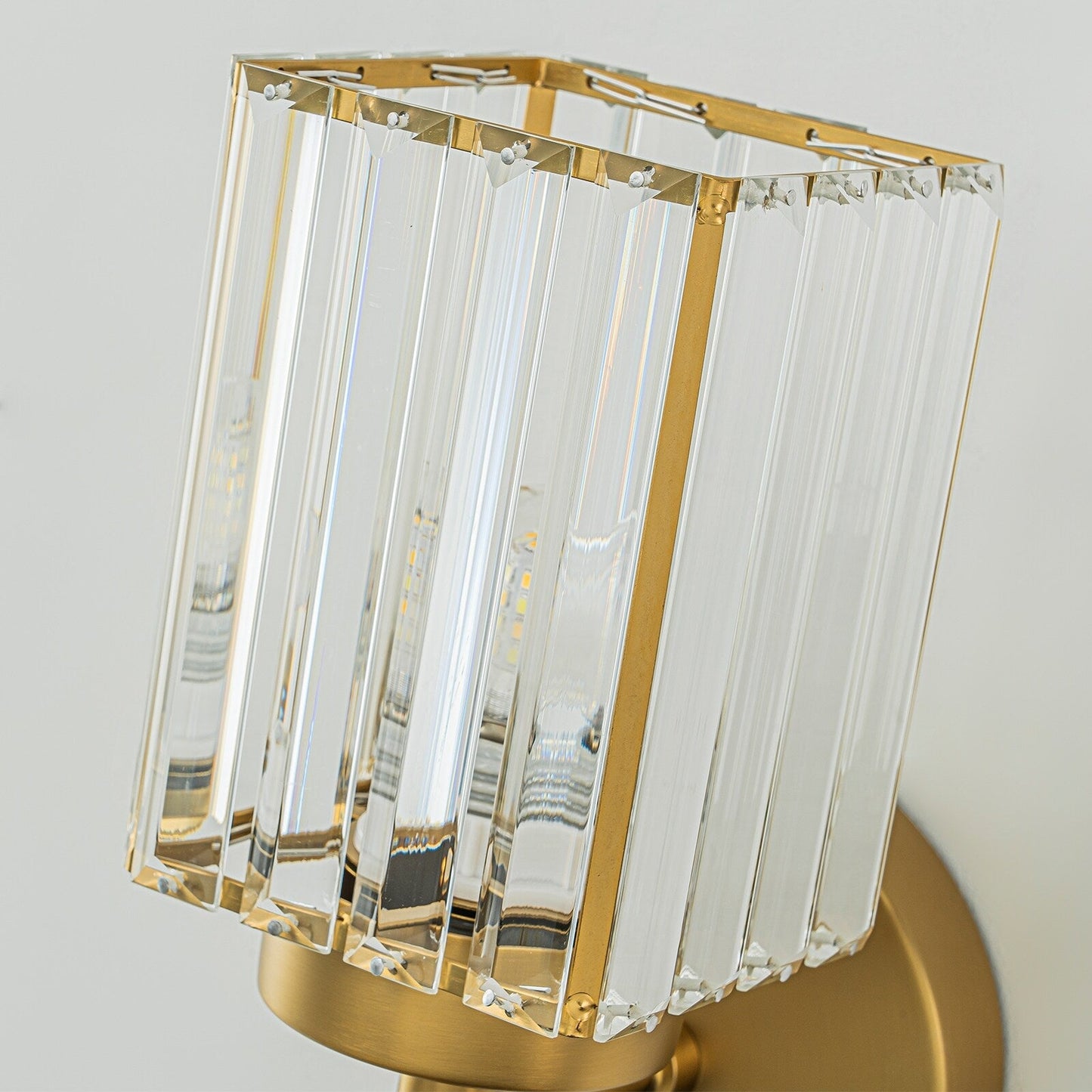 Applique murale moderne dorée à intensité variable, style cylindre glamour pour salle de bain, en cristal, pour meuble-lavabo