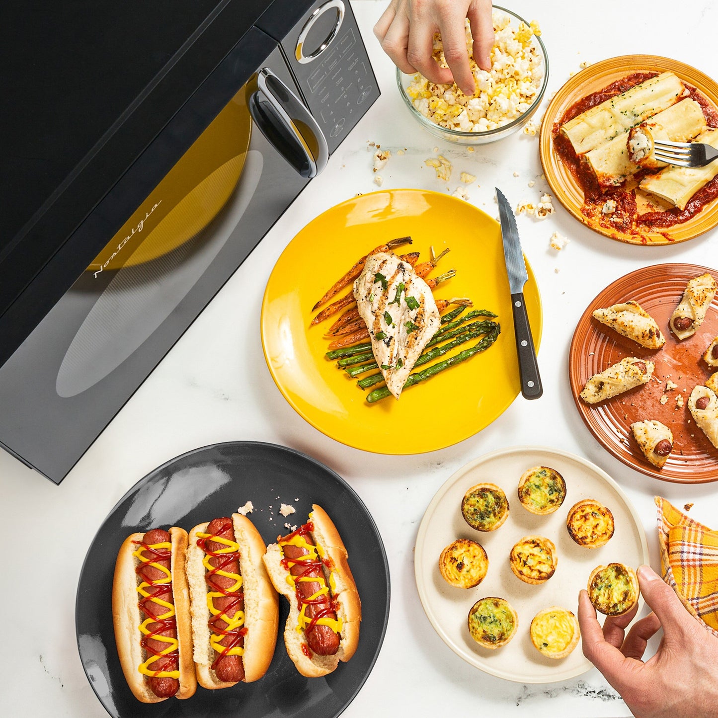 Four à micro-ondes de comptoir rétro nostalgique de 0,9 pied cube