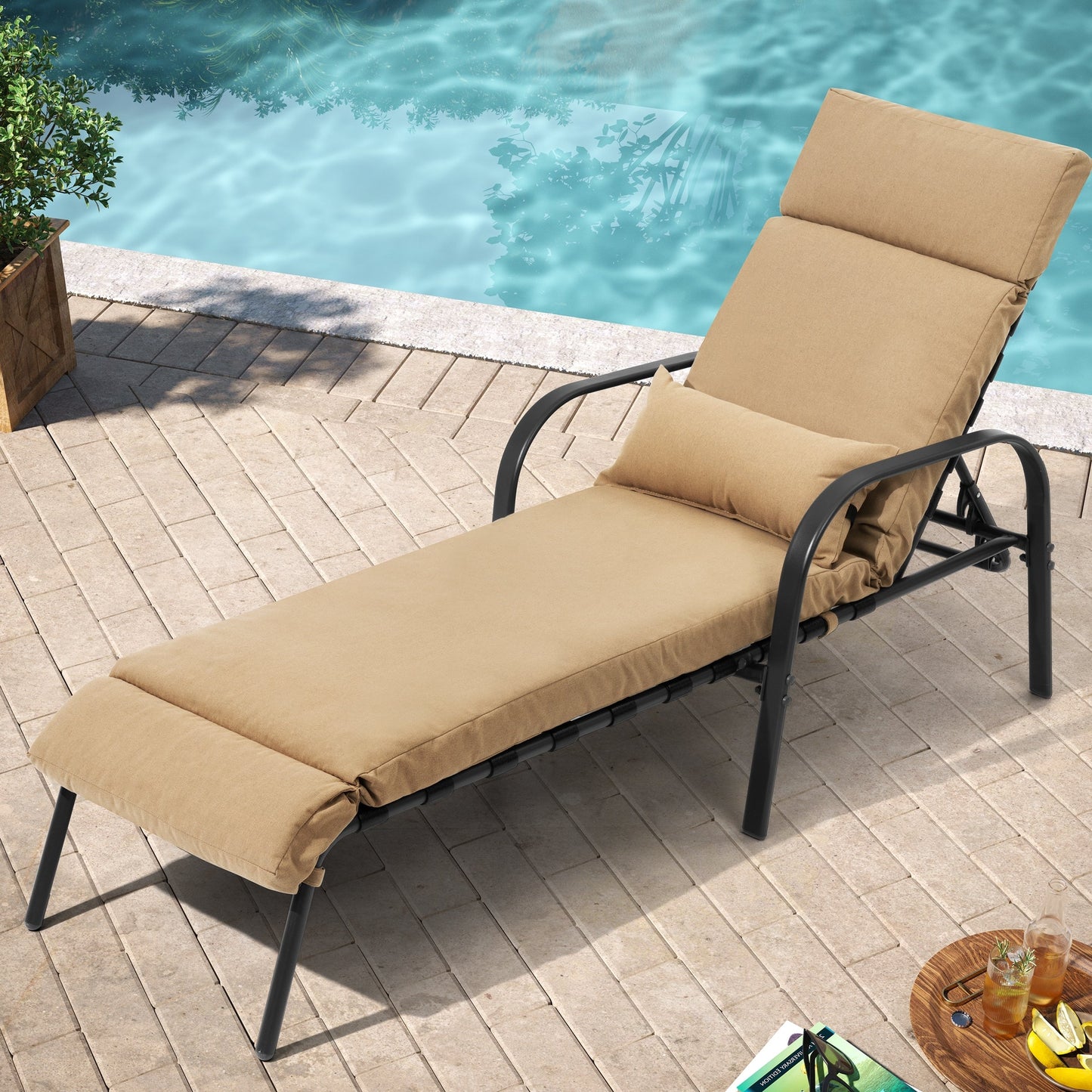 Chaise longue d'extérieur réglable avec coussin pour la plage et la piscine
