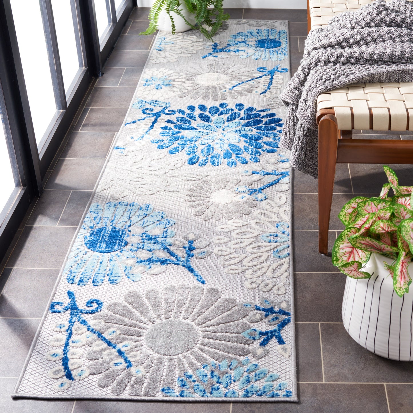SAFAVIEH Cabana Hillechien Indoor/ Outdoor Waterproof Patio Floral Rug