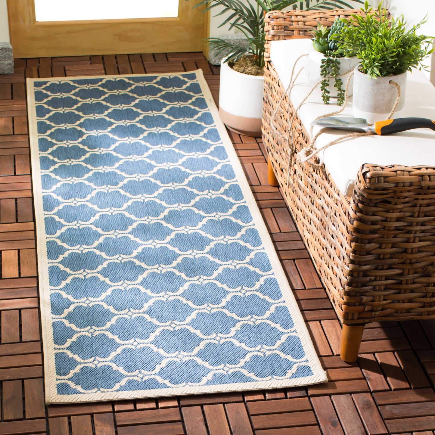 SAFAVIEH Courtyard Charleen Indoor/ Outdoor Waterproof Patio Backyard Rug