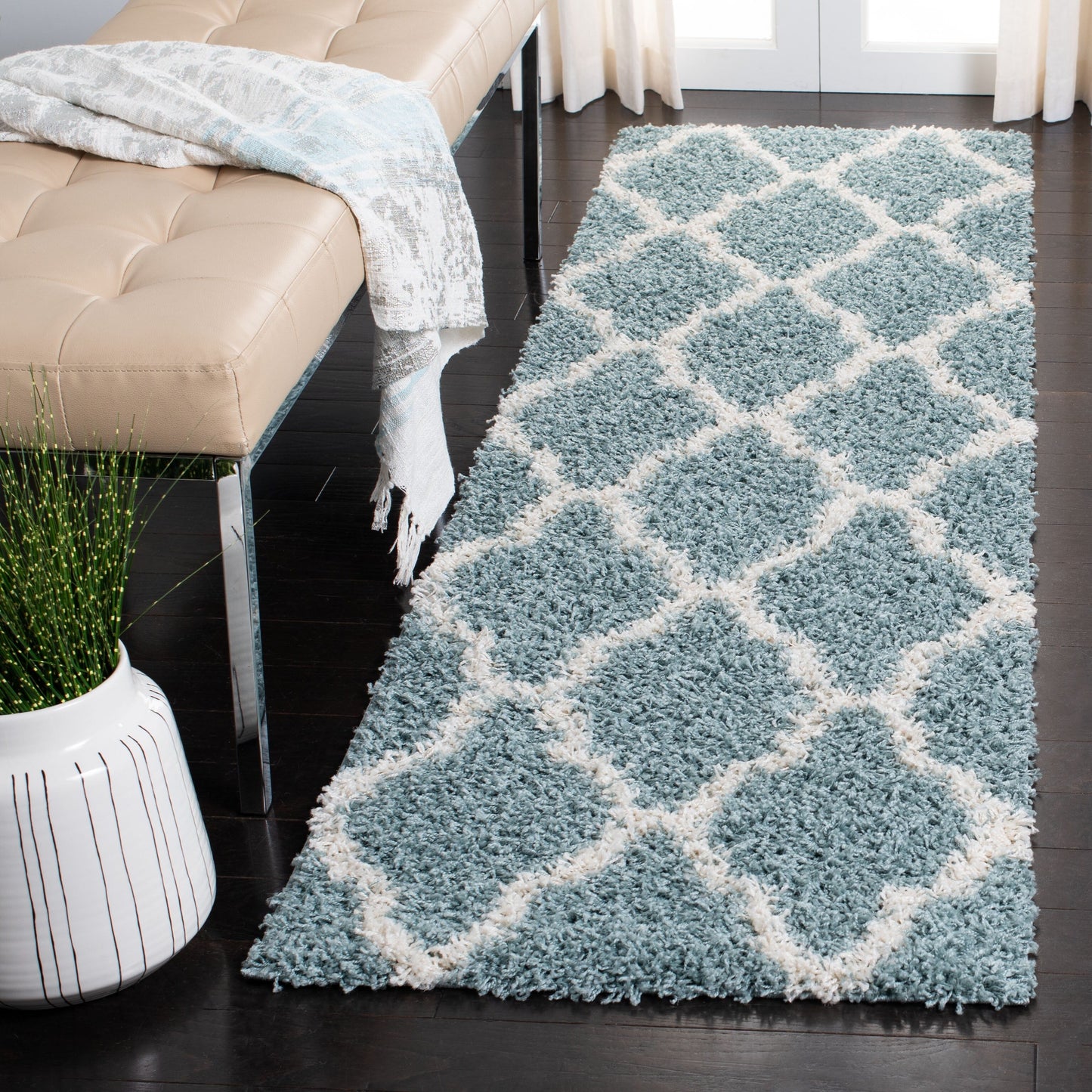SAFAVIEH Dallas Shag Darina Trellis 1.5-inch Thick Rug