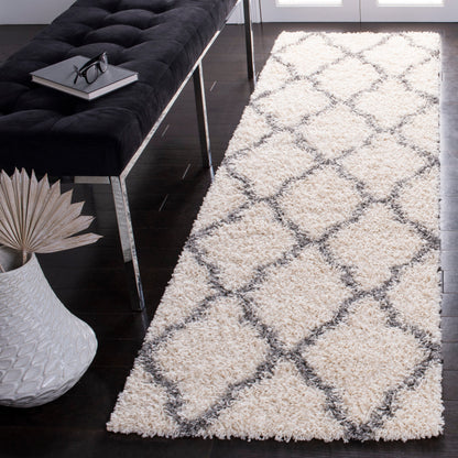 SAFAVIEH Dallas Shag Darina Trellis 1.5-inch Thick Rug