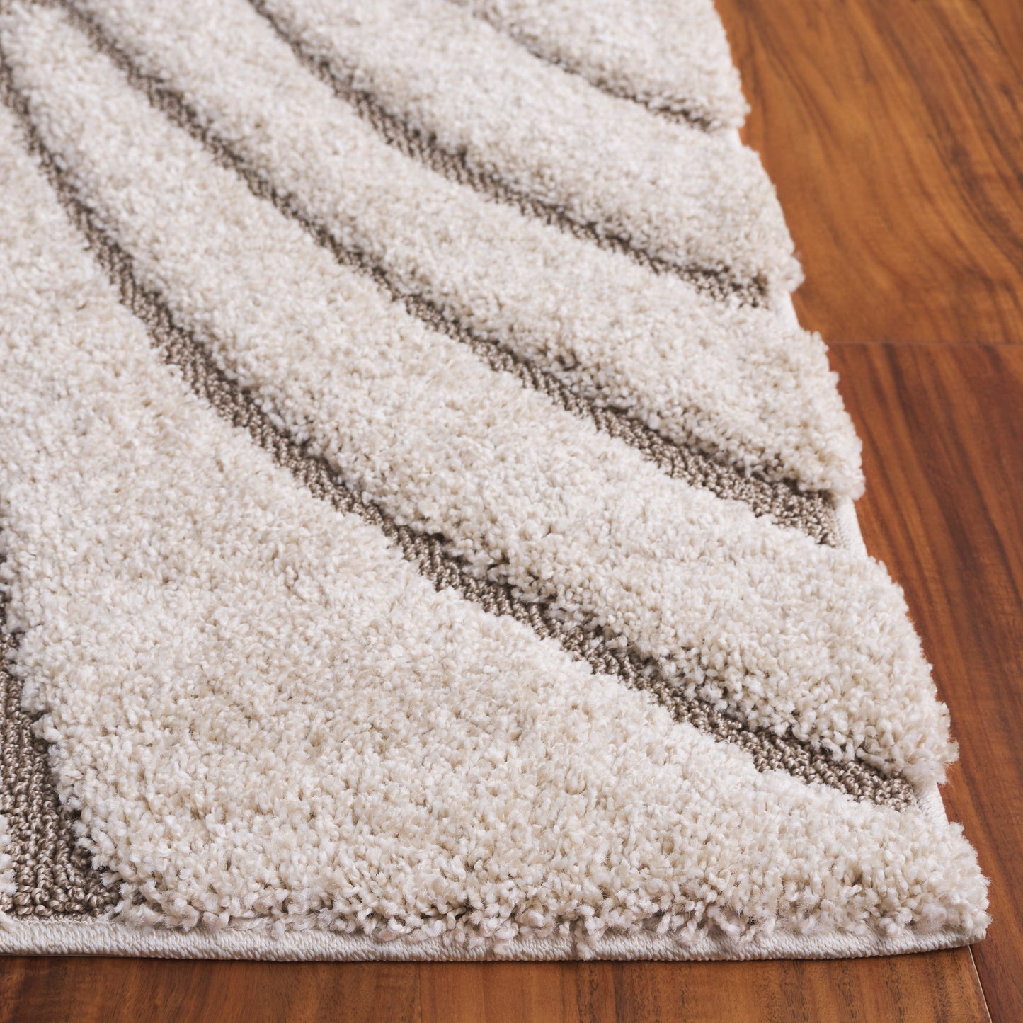 SAFAVIEH Florida Shag Staka Abstract Waves 1.2-inch Area Rug