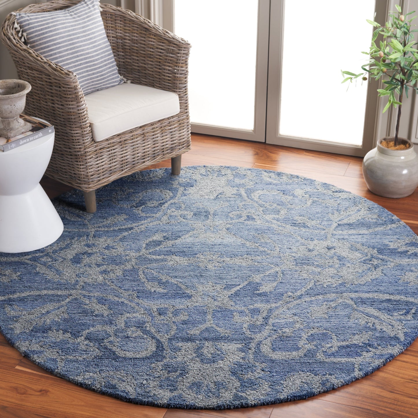 SAFAVIEH Handmade Anatolia Liilia Rug