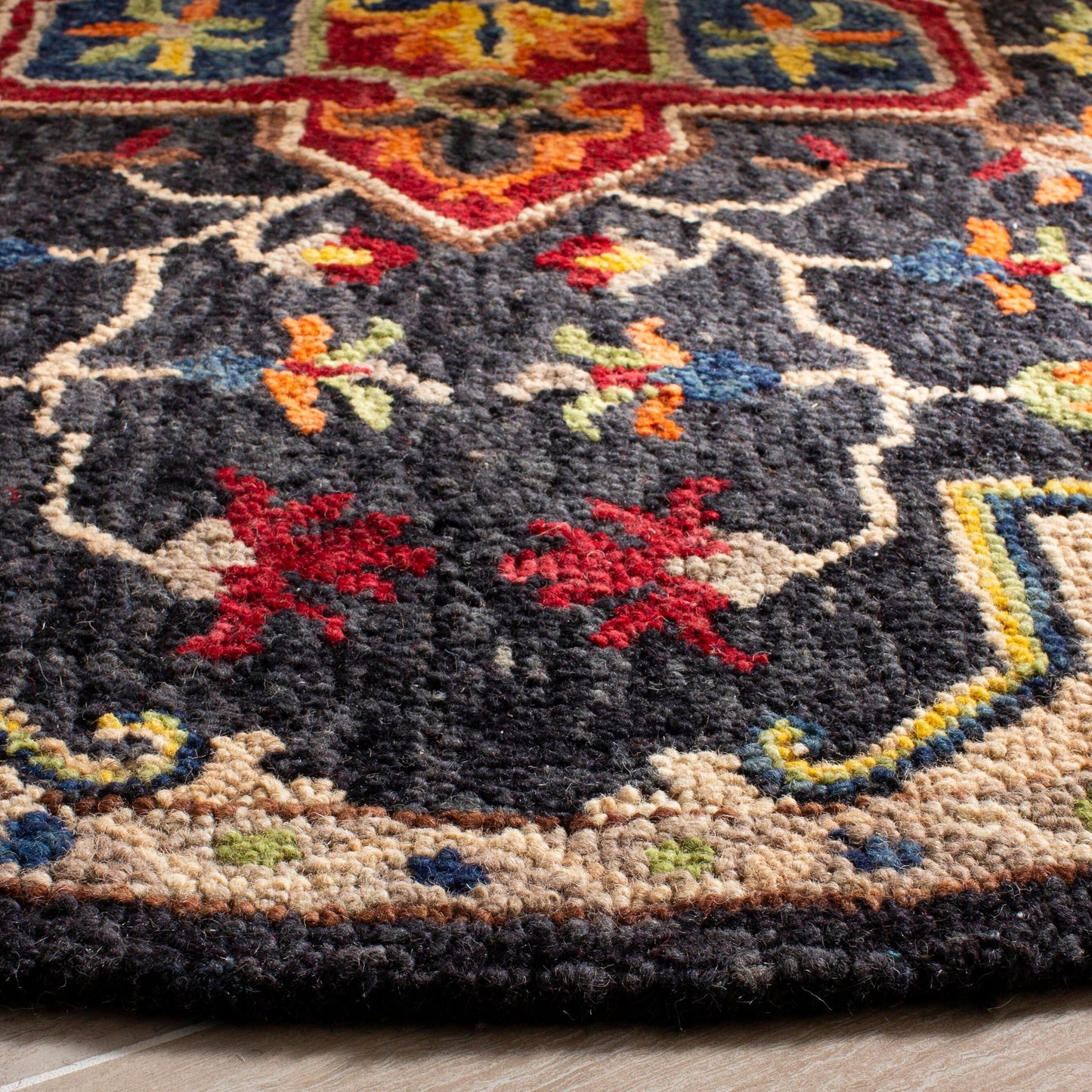 SAFAVIEH Handmade Aspen Rosmarie Boho Tribal Wool Rug