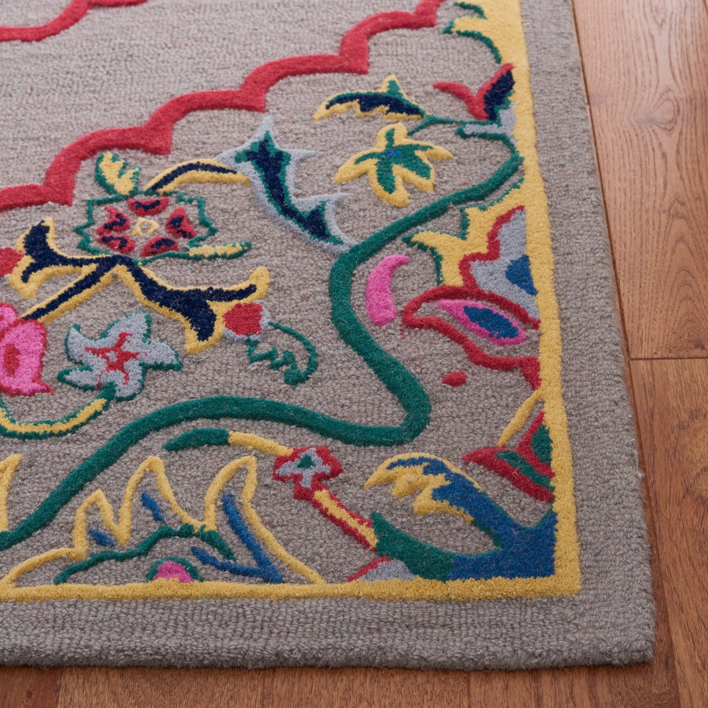 SAFAVIEH Handmade Bellagio Cailin Medallion Wool Rug