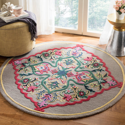 SAFAVIEH Handmade Bellagio Cailin Medallion Wool Rug