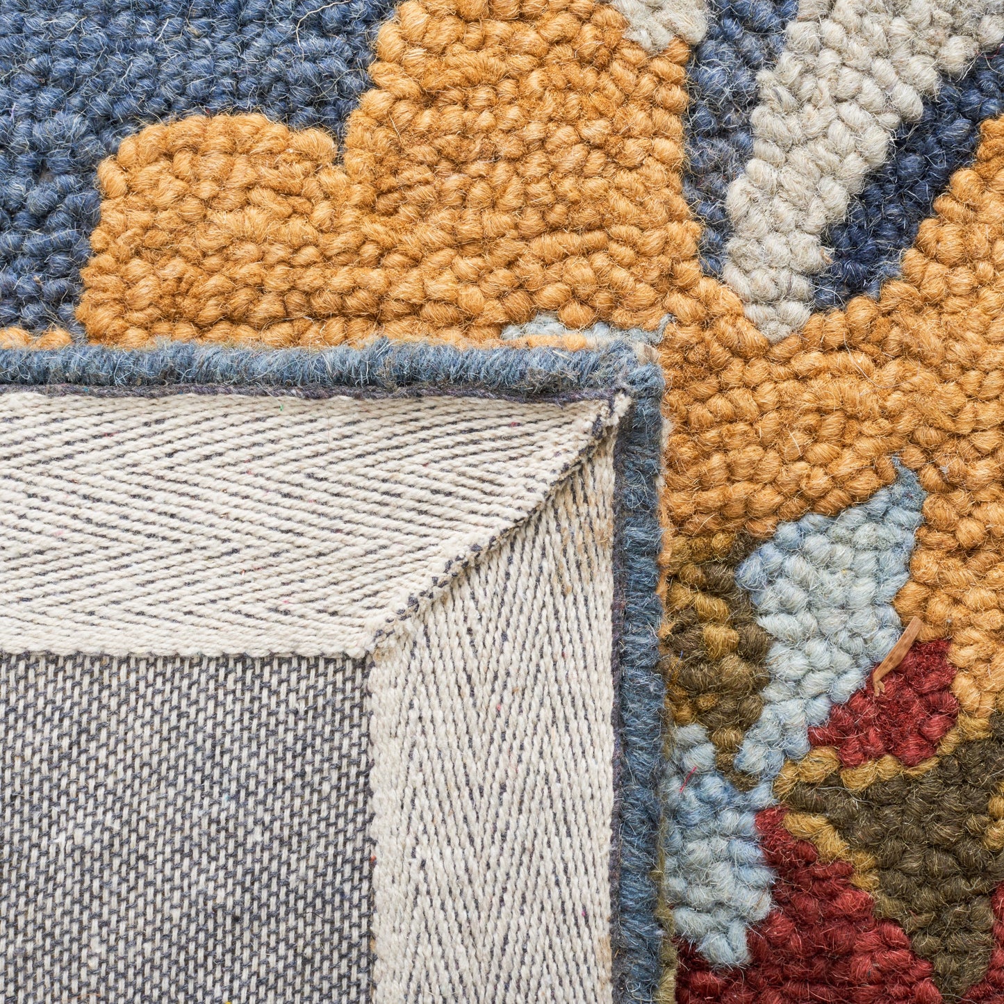 SAFAVIEH Handmade Blossom Maaret Modern Floral Wool Rug