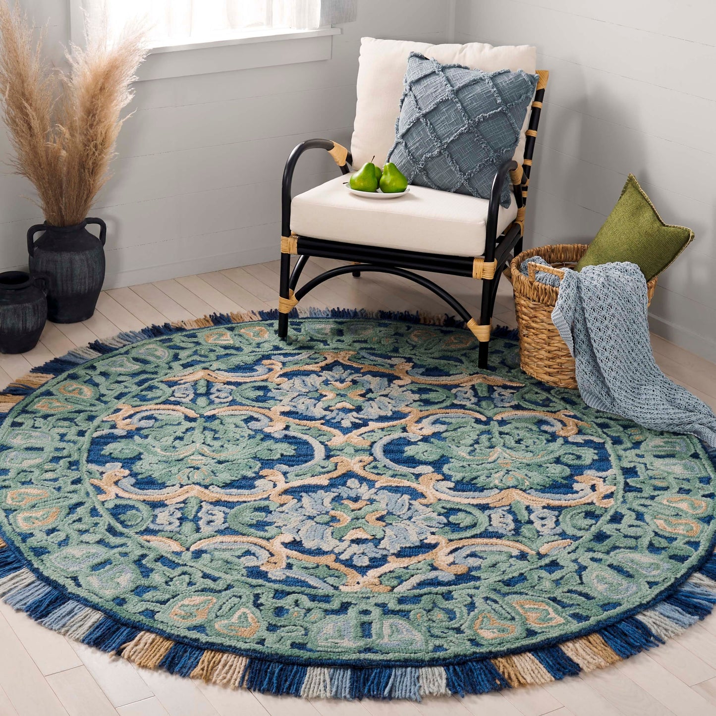 SAFAVIEH Handmade Blossom Porzia Floral Wool Rug