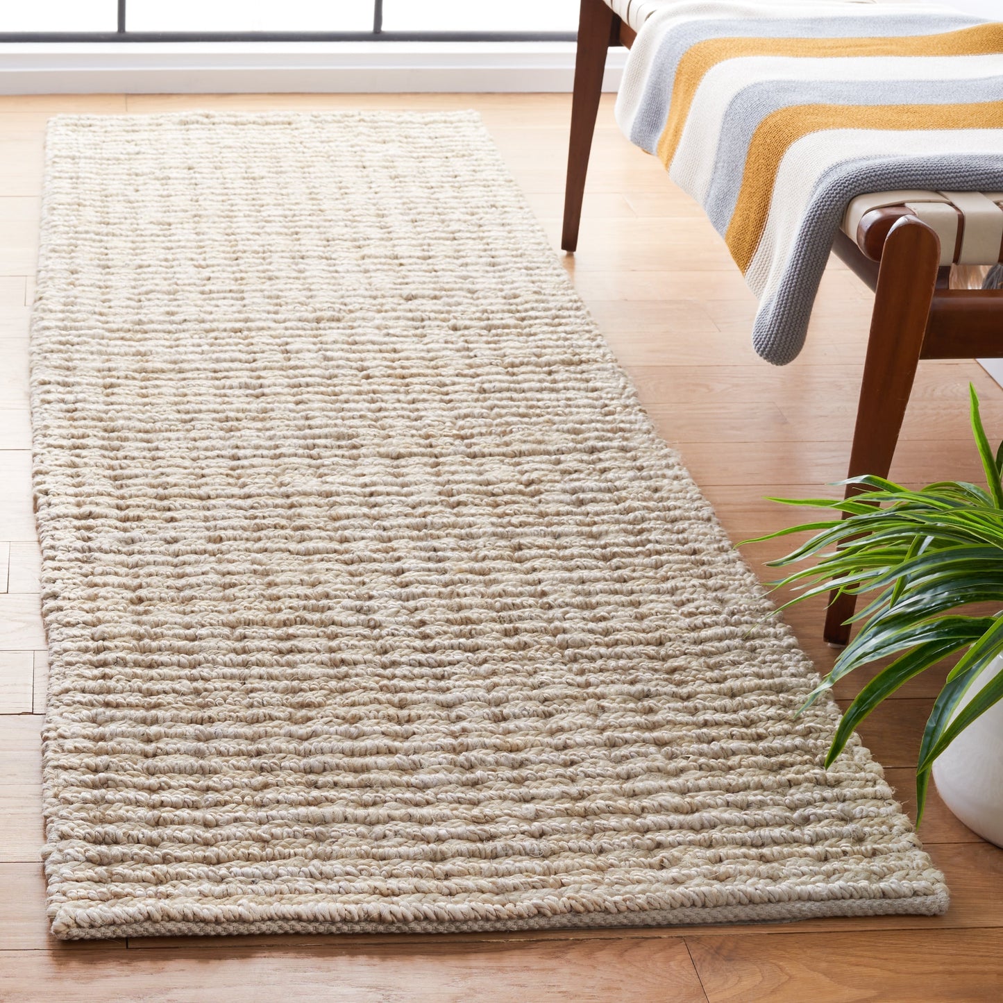 SAFAVIEH Handmade Brylee Ivory Jute Area Rug