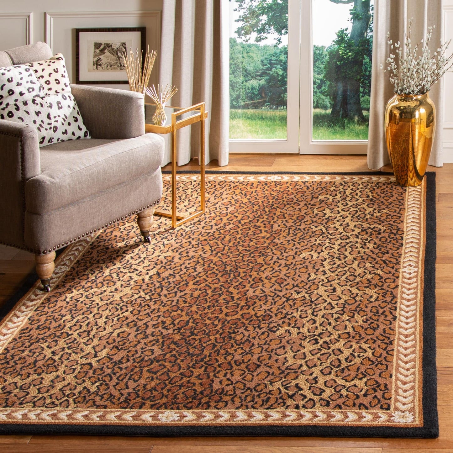 SAFAVIEH Handmade Chelsea Solar Garden Leopard French Country Wool Rug