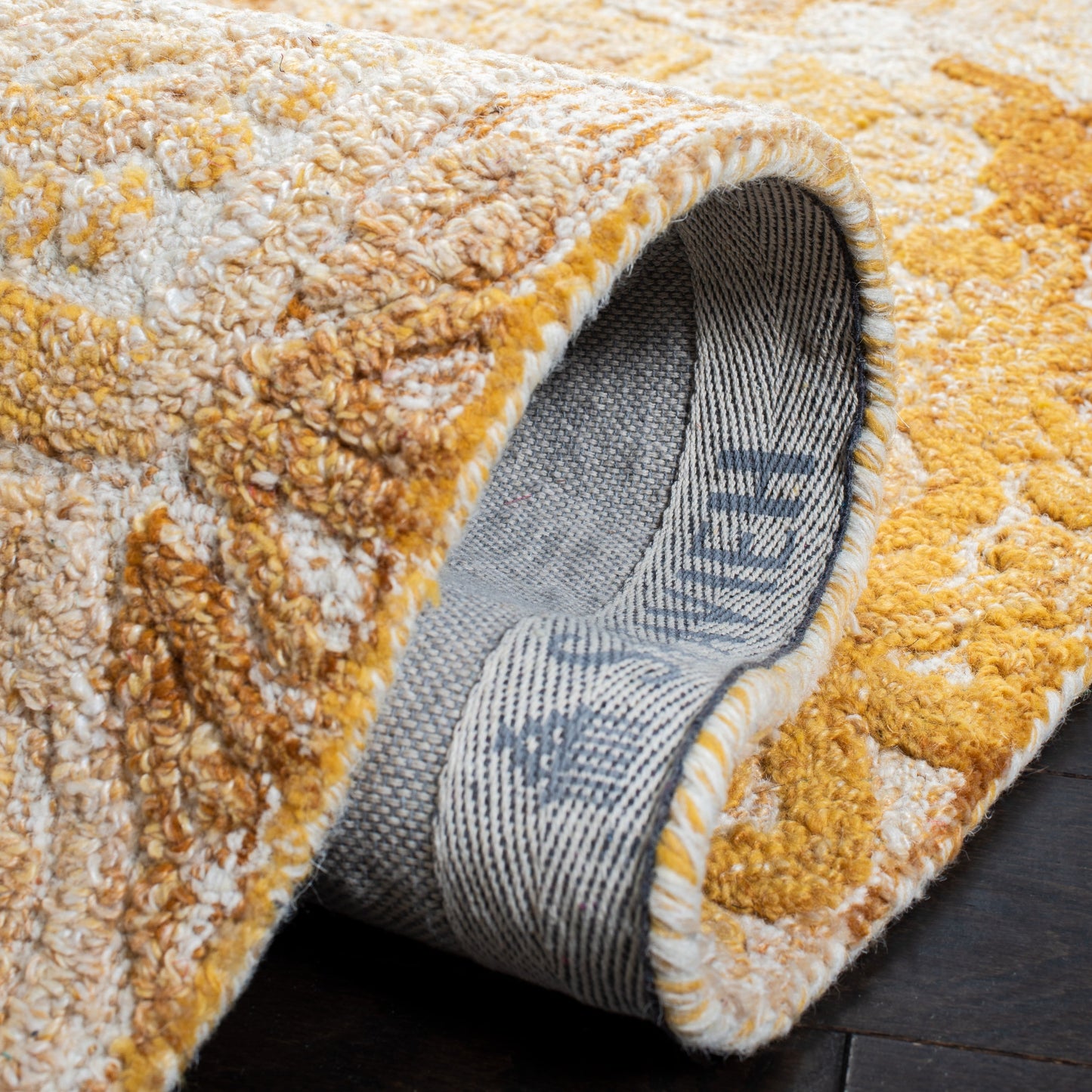 SAFAVIEH Handmade Marquee Carlijn Modern Medallion Wool Rug