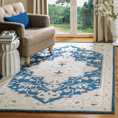 SAFAVIEH Handmade Micro-Loop Selveta Wool Rug