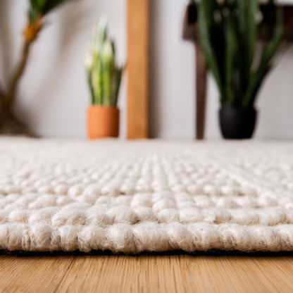 SAFAVIEH Handmade Natura Estel Wool Fringe Rug
