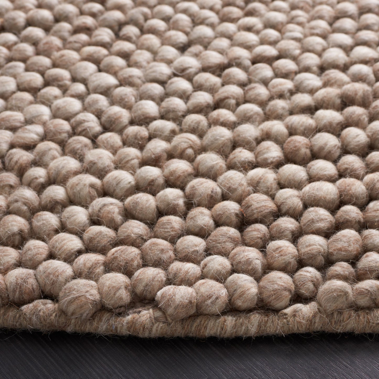 SAFAVIEH Handmade Natura Gonnie Wool Rug