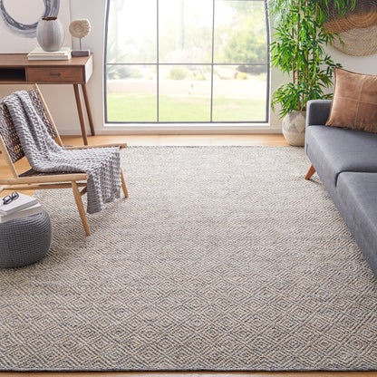 SAFAVIEH Handmade Natura Palmerina Wool Area Rug
