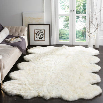 SAFAVIEH Handmade Sheepskin Brittnie Genuine Pelt Rug
