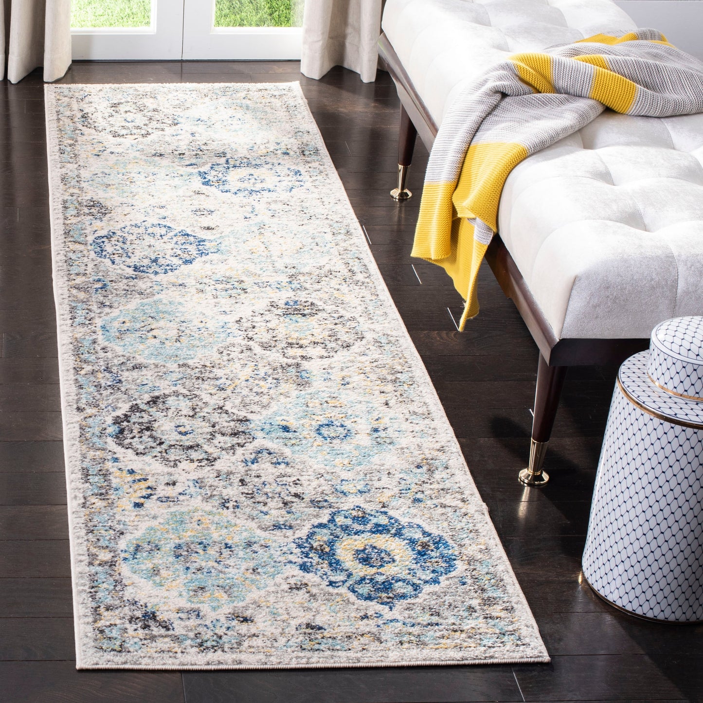 SAFAVIEH Madison Bettylou Boho Chic Distressed Area Rug