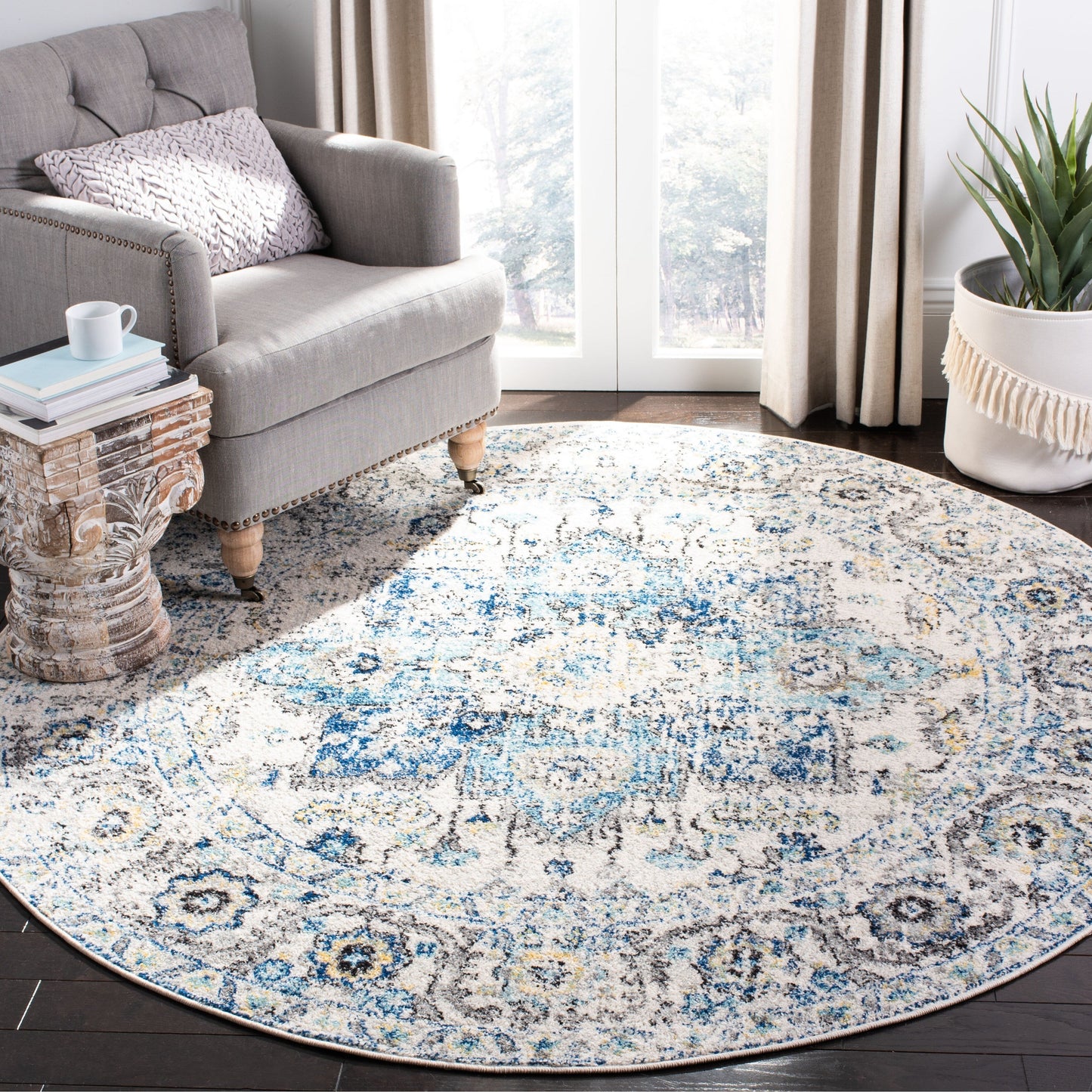 SAFAVIEH Madison Delois Medallion Rustic Farmhouse Distressed Rug