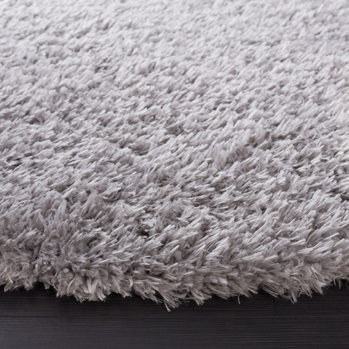 SAFAVIEH Madrid Shag Soledad Solid 2-inch Thick Rug