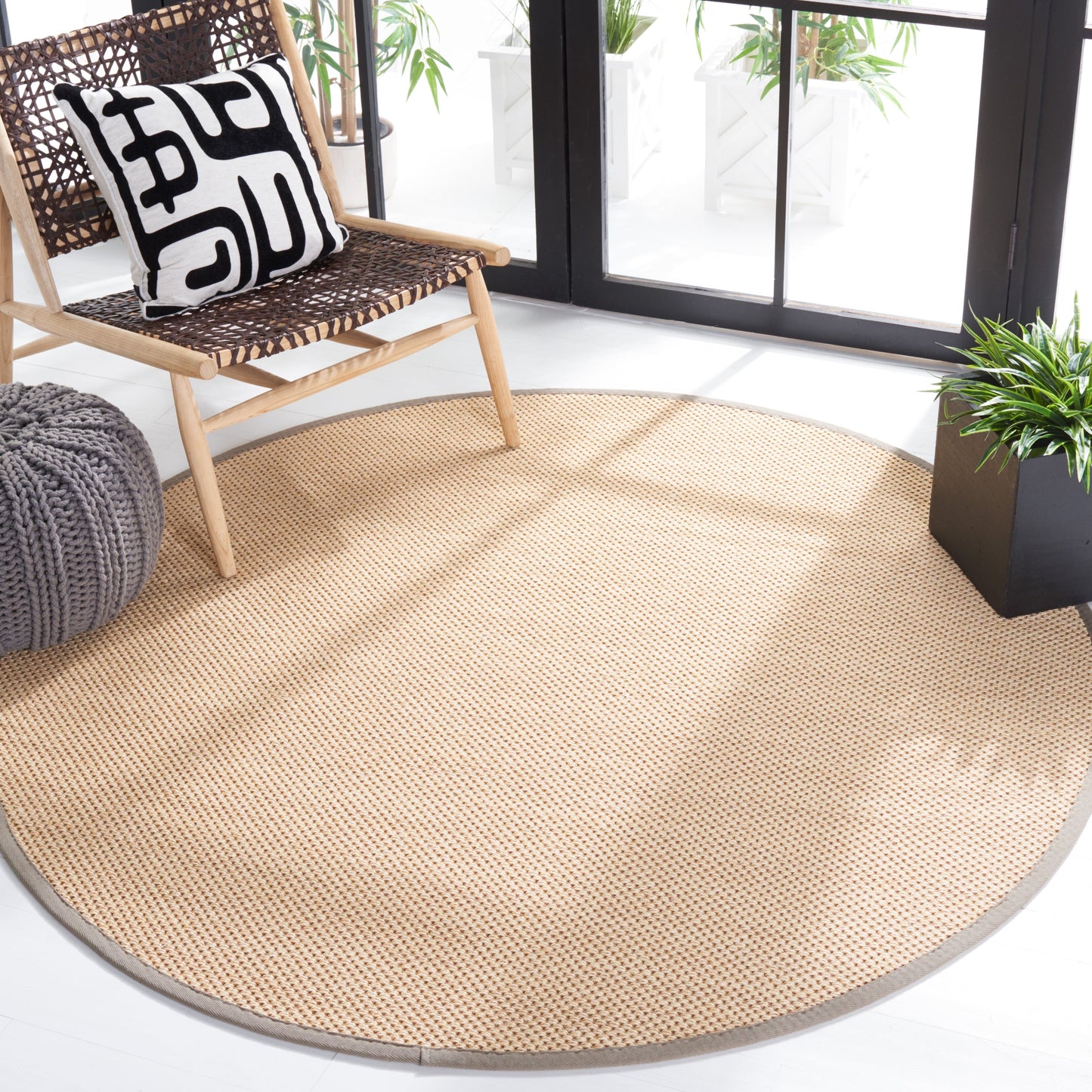 SAFAVIEH Natural Fiber Venus Casual Border Sisal Rug