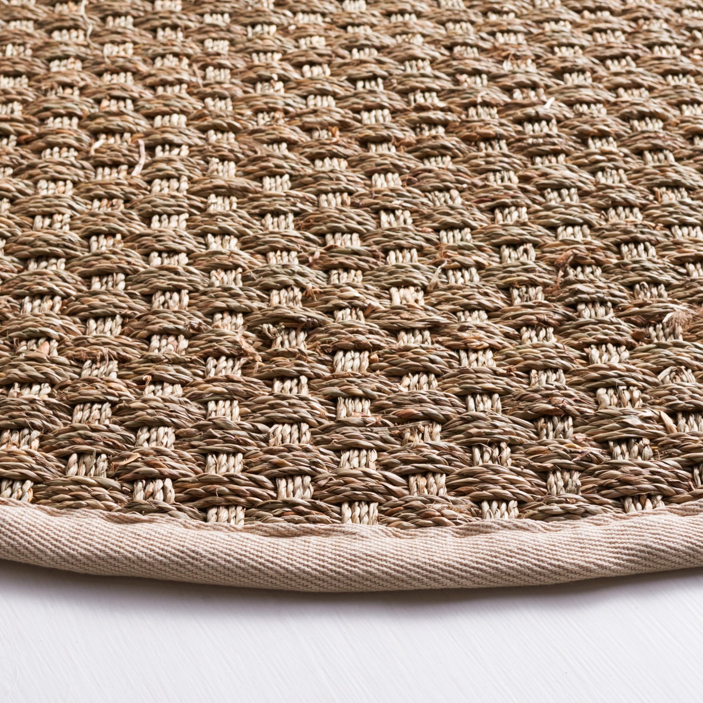SAFAVIEH Natural Fiber Zymryd Basketweave Seagrass Rug