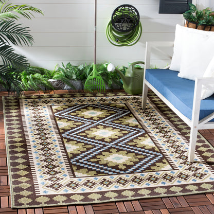 SAFAVIEH Veranda Rita Indoor/ Outdoor Waterproof Patio Backyard Rug