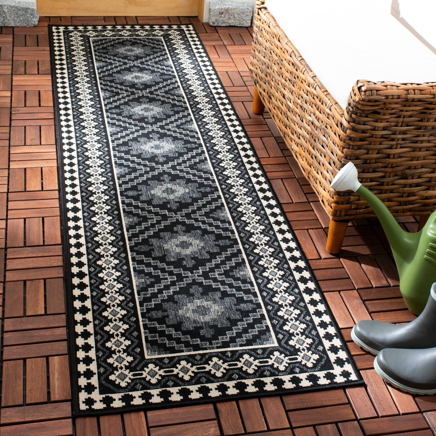 SAFAVIEH Veranda Rita Indoor/ Outdoor Waterproof Patio Backyard Rug